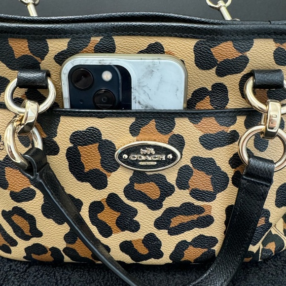 Coach Medium Handbag - Picture 3 of 11